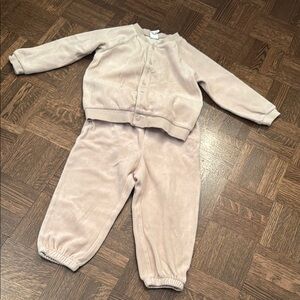 H&M size 2T Cozy Beige velour Toddler Tracksuit